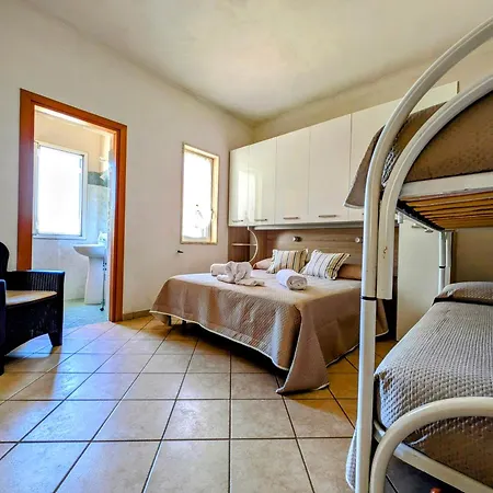 Holiday home Vacanze Adiacenti In